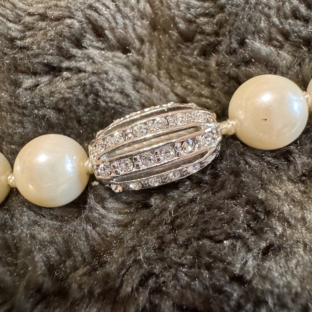 Stunning Faux Pearl Necklace with Pavé Accents - Picture 5 of 6
